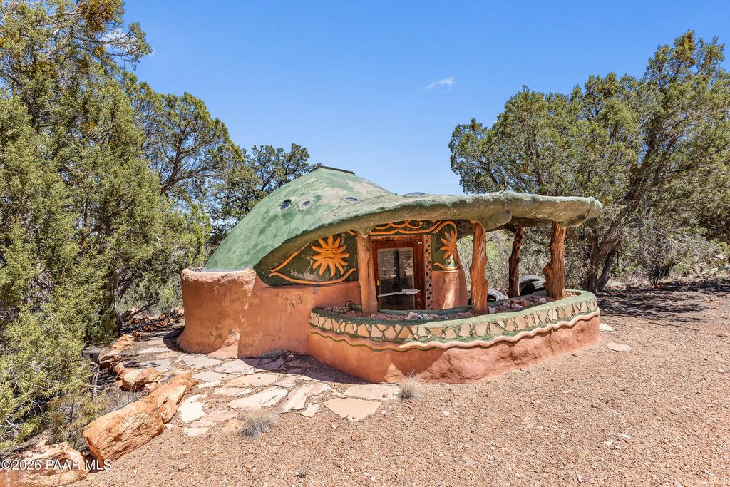 Photo of 1038 W Whiskey River Road, Seligman, AZ 86337 (MLS # 1082233)