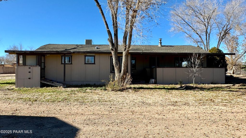 Photo of 1331 Red Cinder Road, Chino Valley, AZ 86323 (MLS # 1078249)