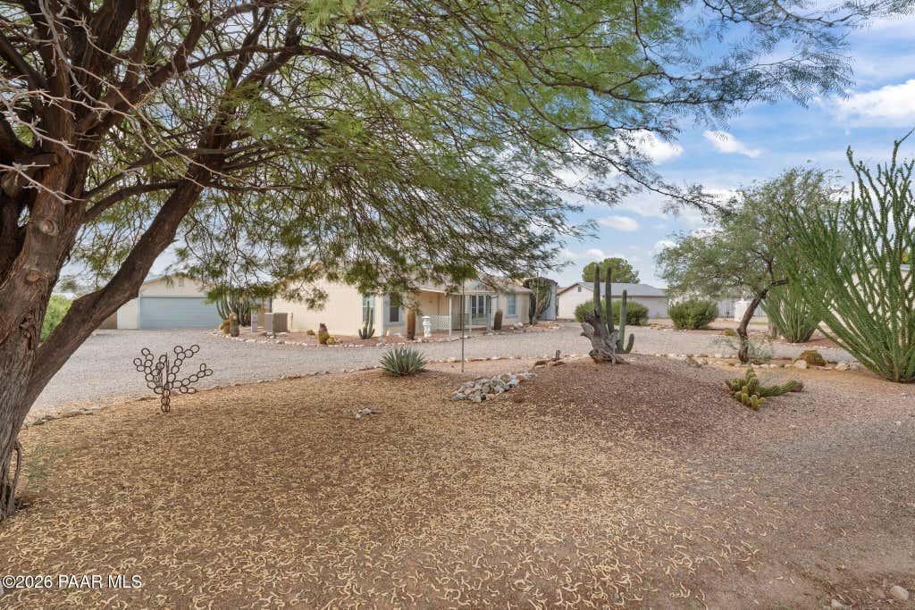 Photo of 23705 W Cannon Drive, Congress, AZ 85332 (MLS # 1084514)