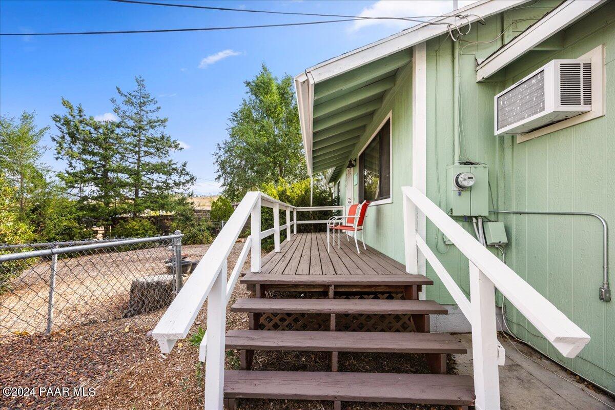 2272 E Christmas Tree Lane
