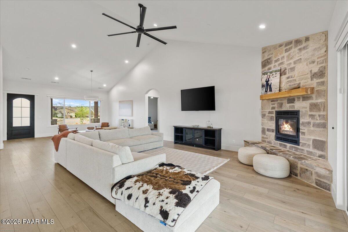 5615 W Deer Spring Place