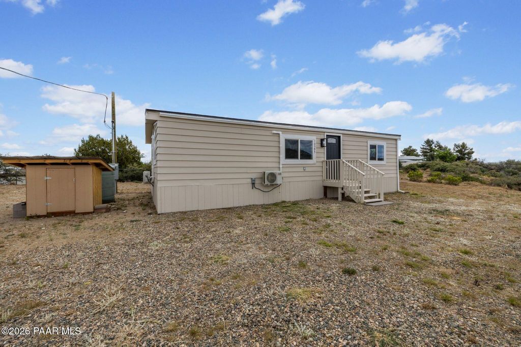 Photo of 10595 S Saguaro Drive, Mayer, AZ 86333 (MLS # 1081785)