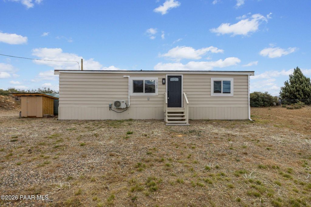 Photo of 10595 S Saguaro Drive, Mayer, AZ 86333 (MLS # 1081785)