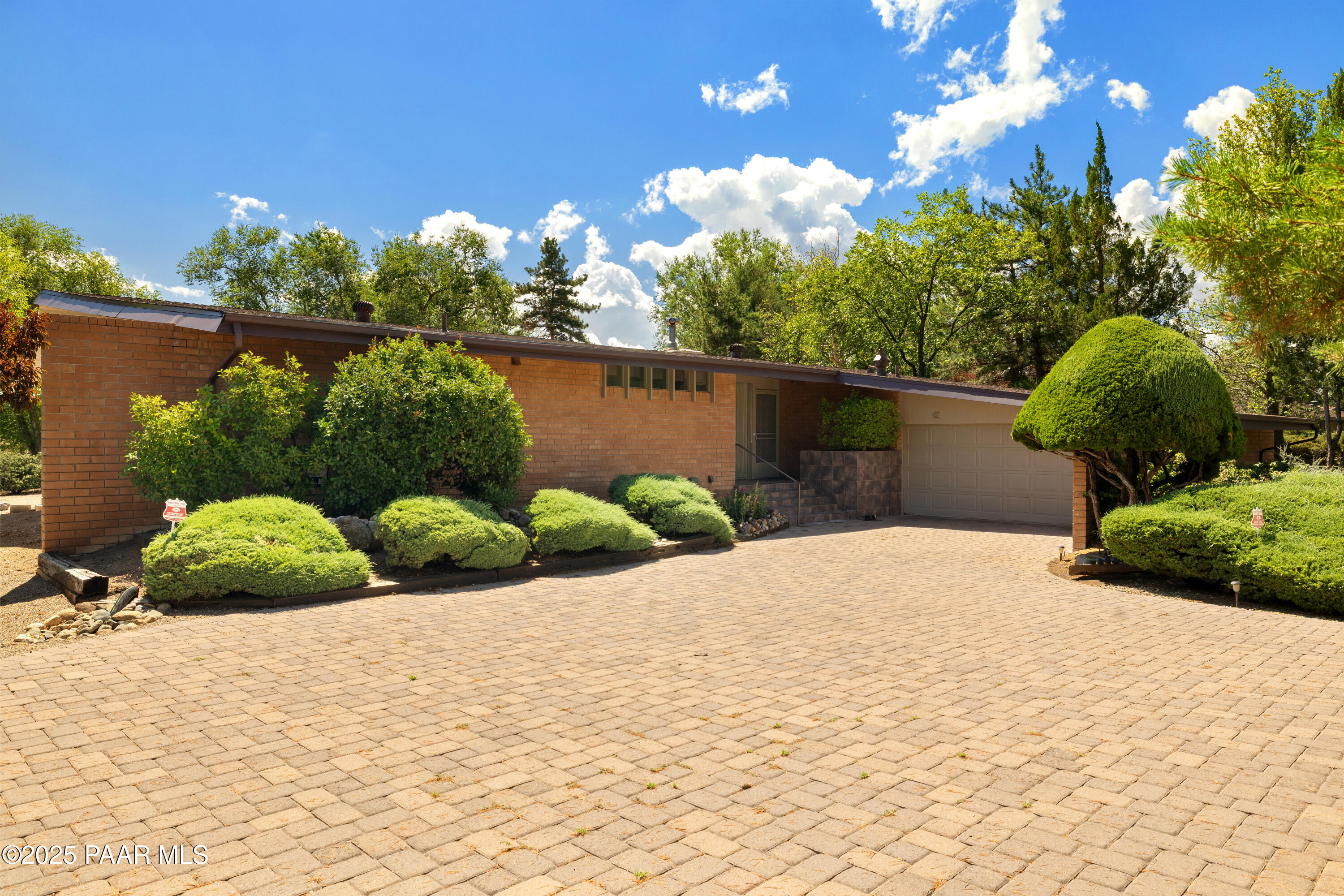 3 Walking Diamond Drive