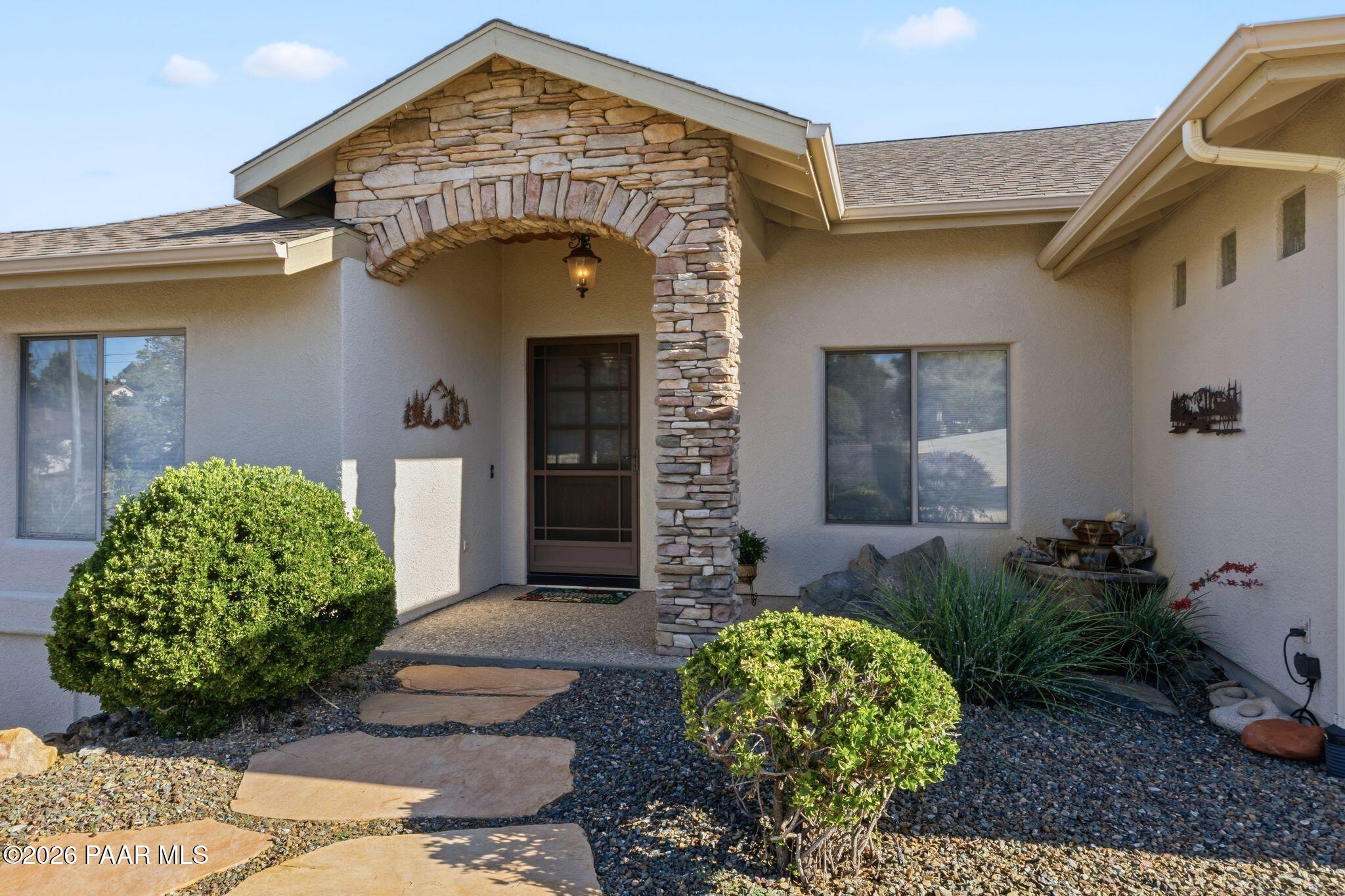 150 W Tamarack Lane