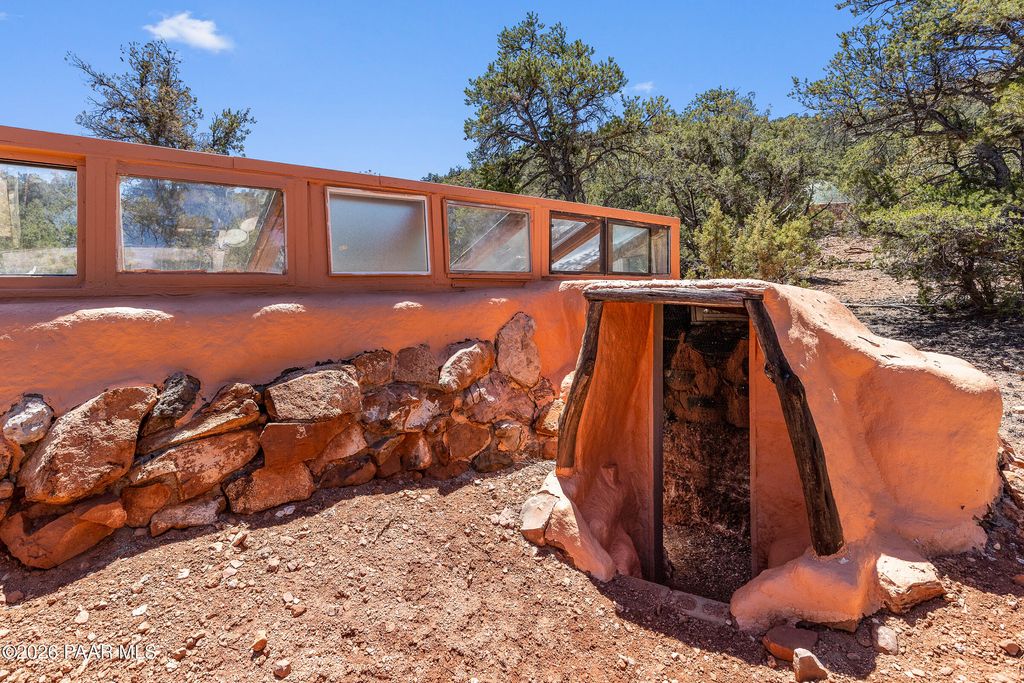 Photo of 10381039 W Whiskey Run Road, Seligman, AZ 86377 (MLS # 1082244)