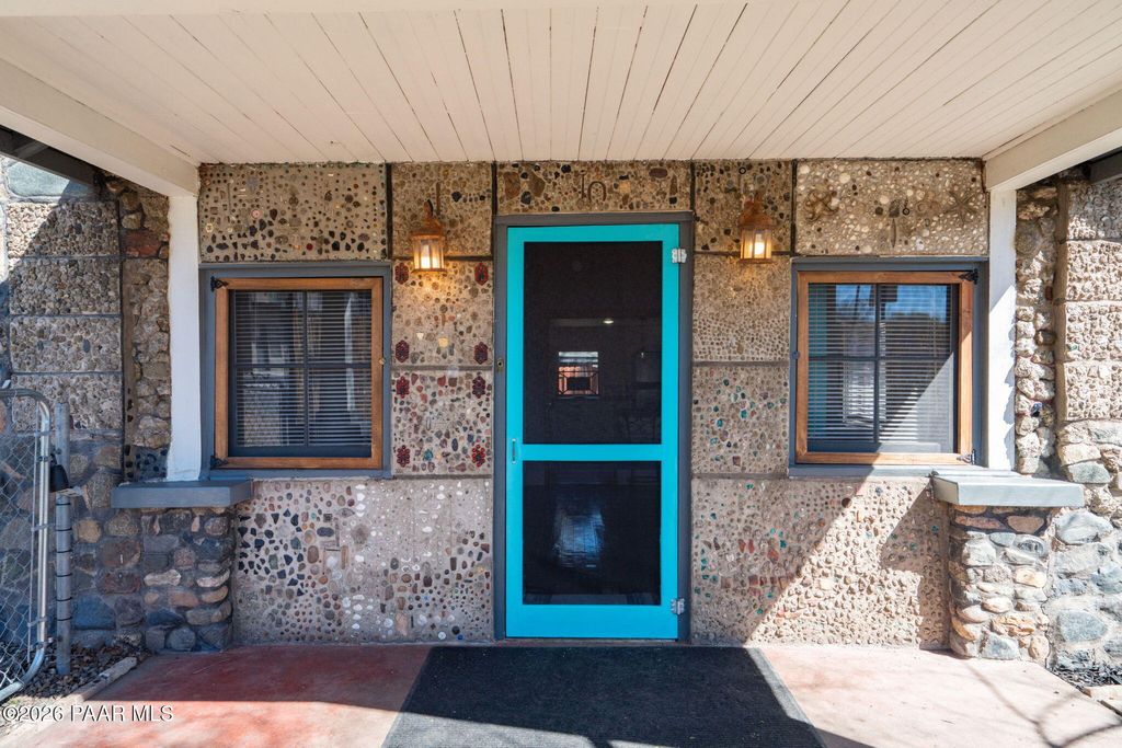 Photo of 703 N Walnut Street, Prescott, AZ 86301 (MLS # 1080477)