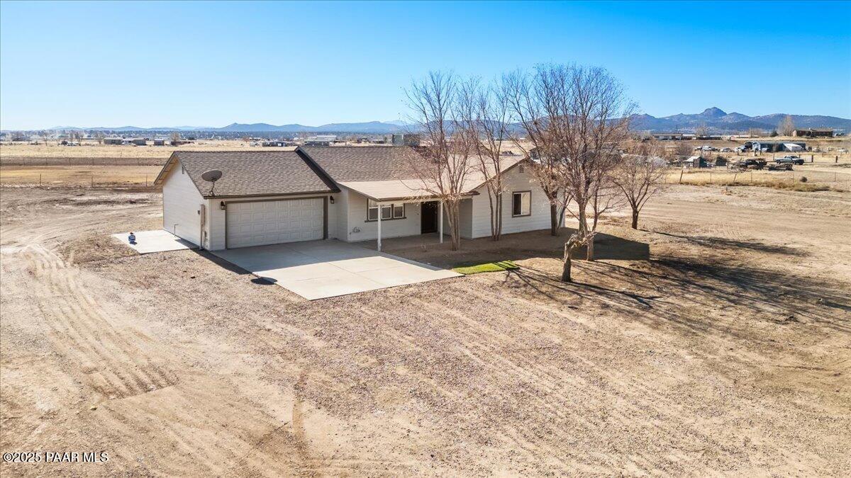 2725 W Bayberry Drive