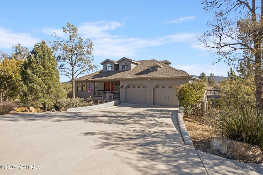 Photo of 117 N Equestrian Way, Prescott, AZ 86303 (MLS # 1082112)