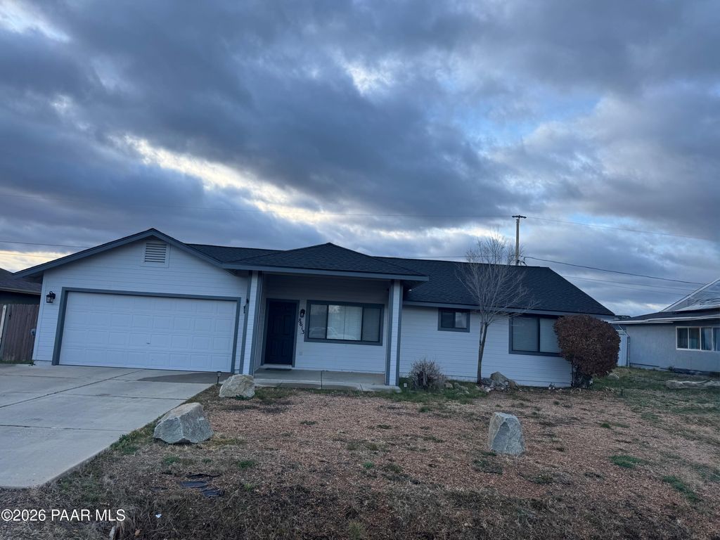Photo of 8613 E Hopi Drive, Prescott Valley, AZ 86314 (MLS # 1078823)