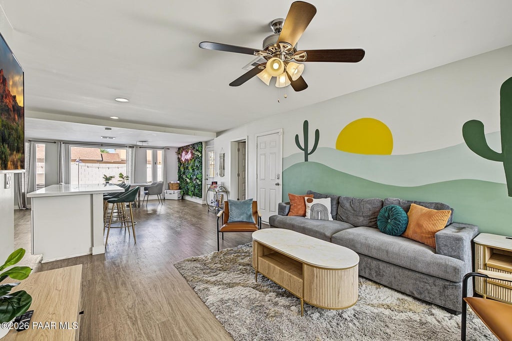 Photo of 2254 W Charter Oak Road, Phoenix, AZ 85029 (MLS # 1085991)