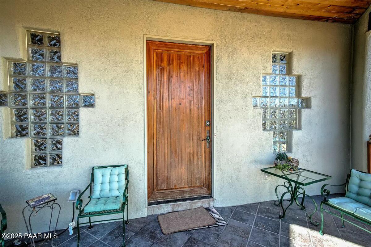 2362 W Mountain Oak Road