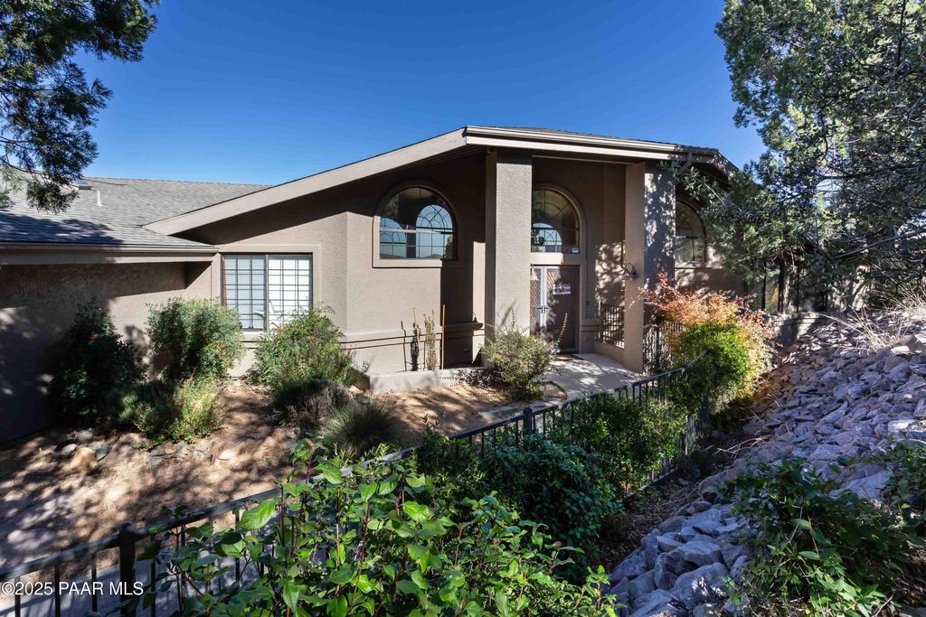 Photo of 1109 Northwood Loop, Prescott, AZ 86303 (MLS # 1077420)