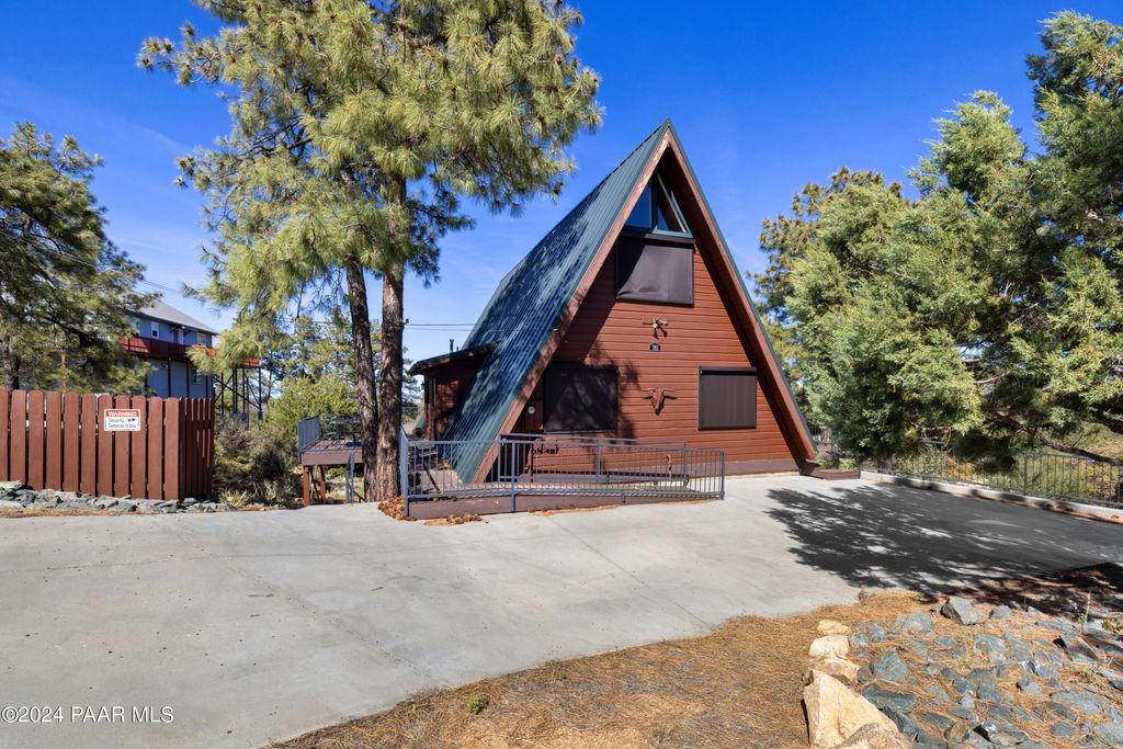 Photo of 761 Hillside Drive, Prescott, AZ 86305 (MLS # 1077473)