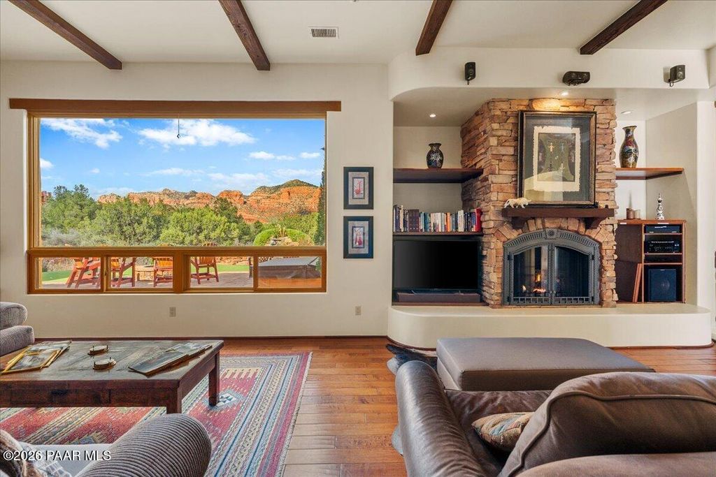 Photo of 70 Via Del Viento, Sedona, AZ 86351 (MLS # 1080391)