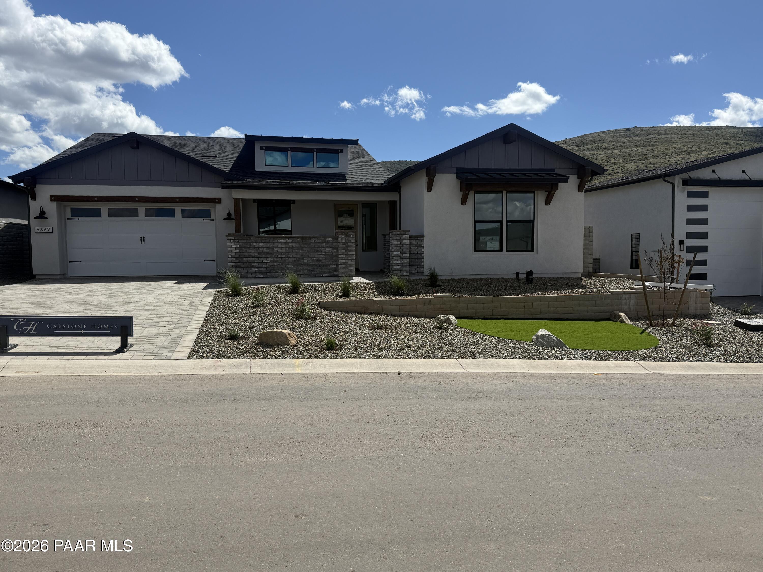 5669 E Blackburn Court