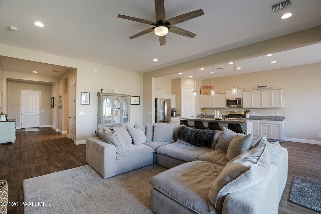 Photo of 6870 Claret Drive, Prescott, AZ 86305 (MLS # 1081828)