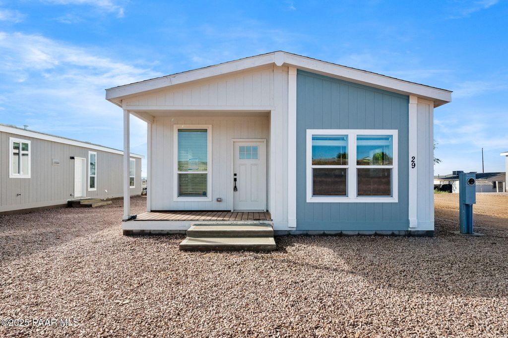 Photo of 29 E Abra Road, Paulden, AZ 86334 (MLS # 1076909)