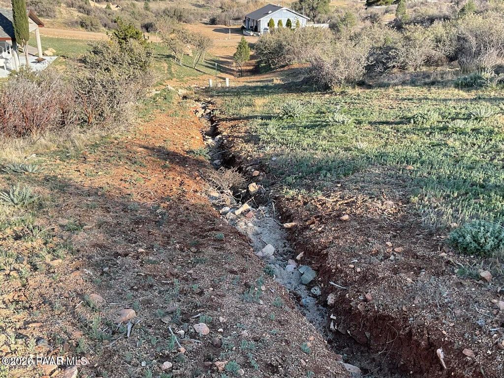 Photo of 18207 Tawny Lane, Peeples Valley, AZ 86332 (MLS # 1080164)