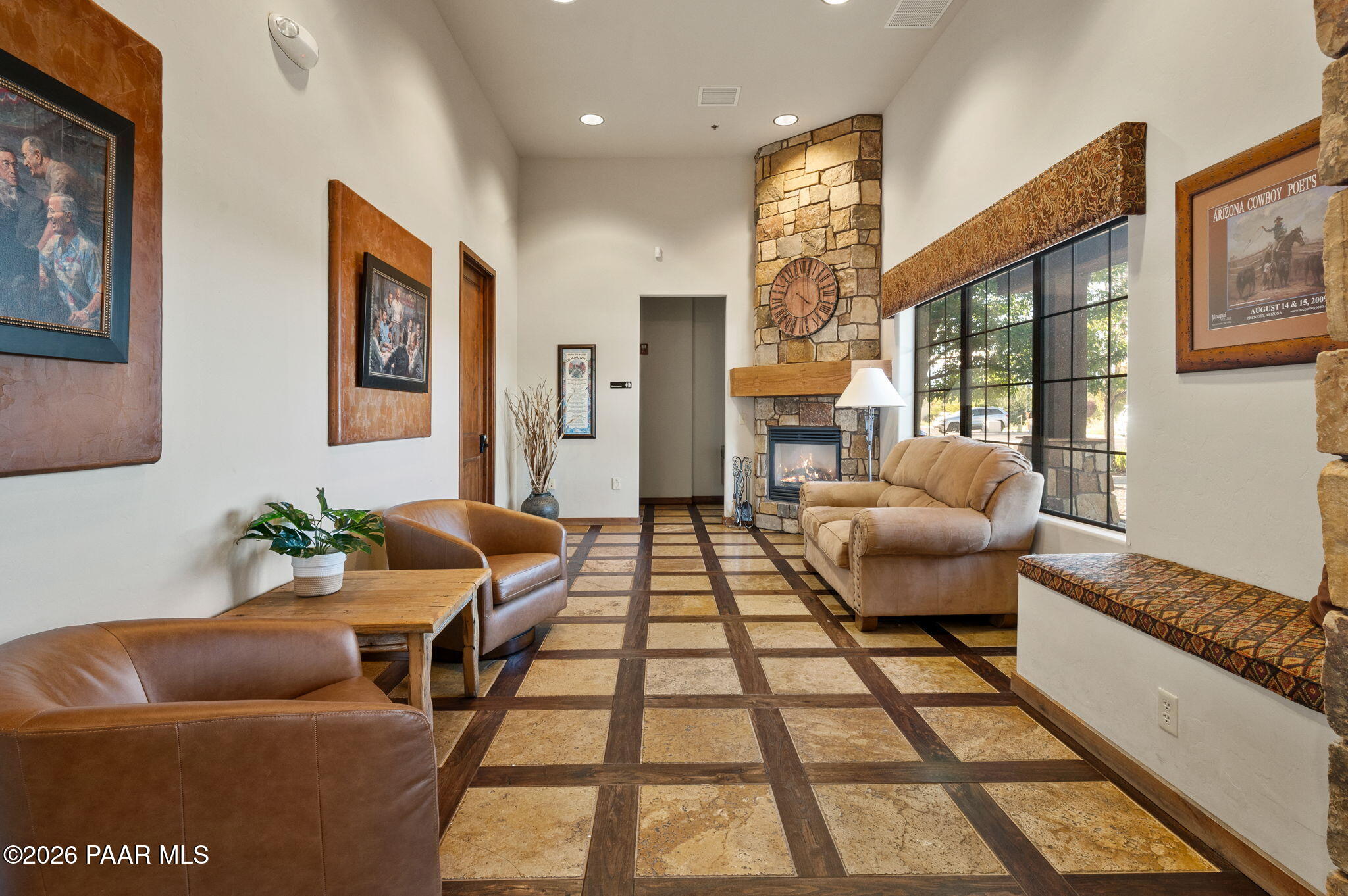 3205 Lakeside