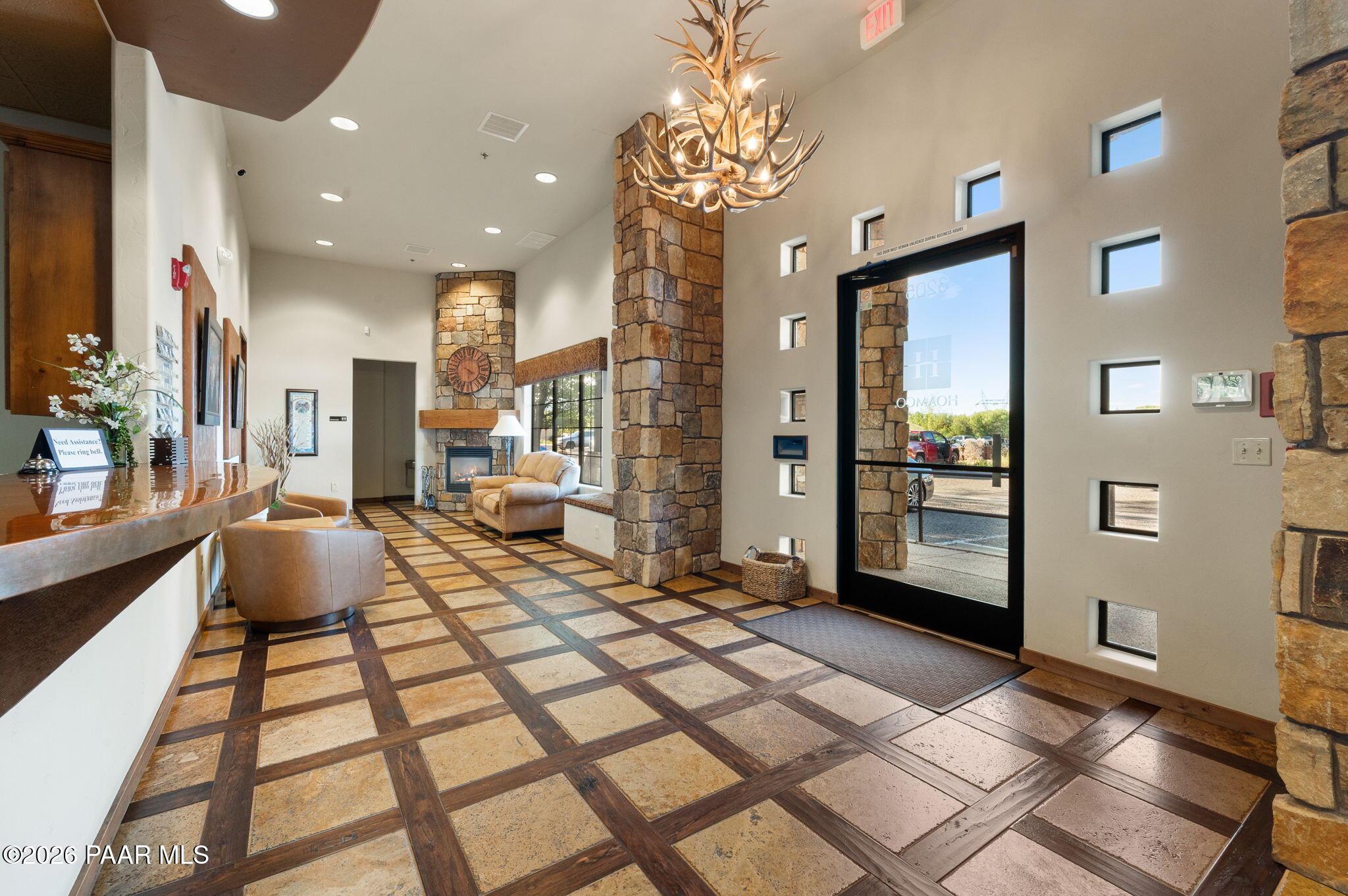 3205 Lakeside