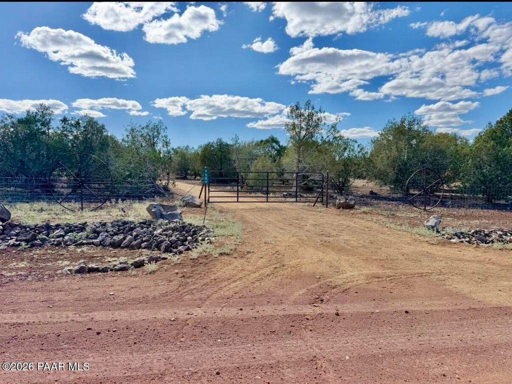 Photo of 3321 N Coconino Boulevard, Williams, AZ 86046 (MLS # 1081582)