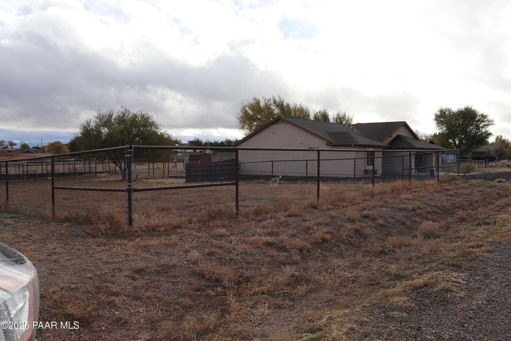 Photo of 3895 Yo He Wah Drive, Chino Valley, AZ 86323 (MLS # 1077835)