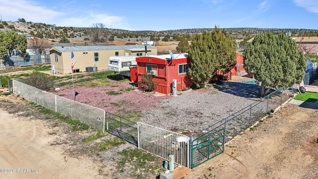 Photo of 25405 N Cedar Drive, Paulden, AZ 86334 (MLS # 1080077)