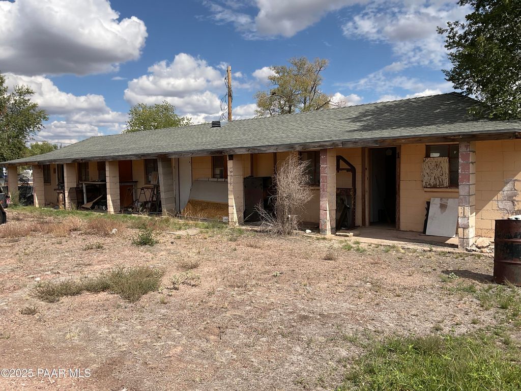 Photo of 54251 N 3rd Avenue, Seligman, AZ 86337 (MLS # 1077113)