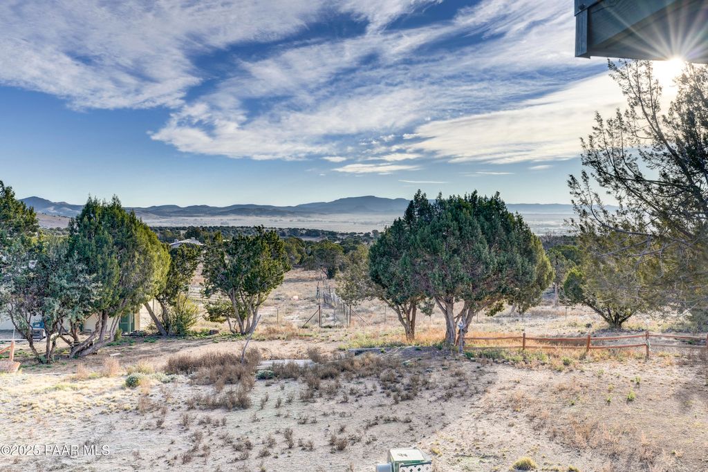 Photo of 4400 Juniper Drive, Chino Valley, AZ 86323 (MLS # 1078479)
