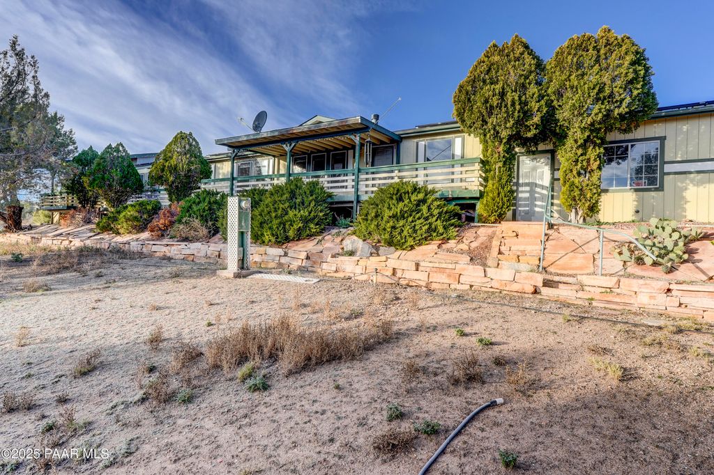 Photo of 4400 Juniper Drive, Chino Valley, AZ 86323 (MLS # 1078479)