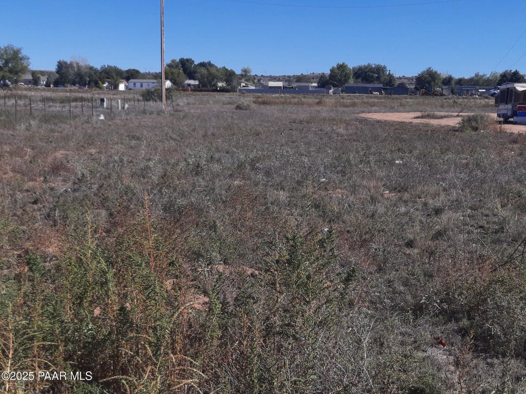 Photo of 24255 N Riviera Avenue, Paulden, AZ 86334 (MLS # 1077171)