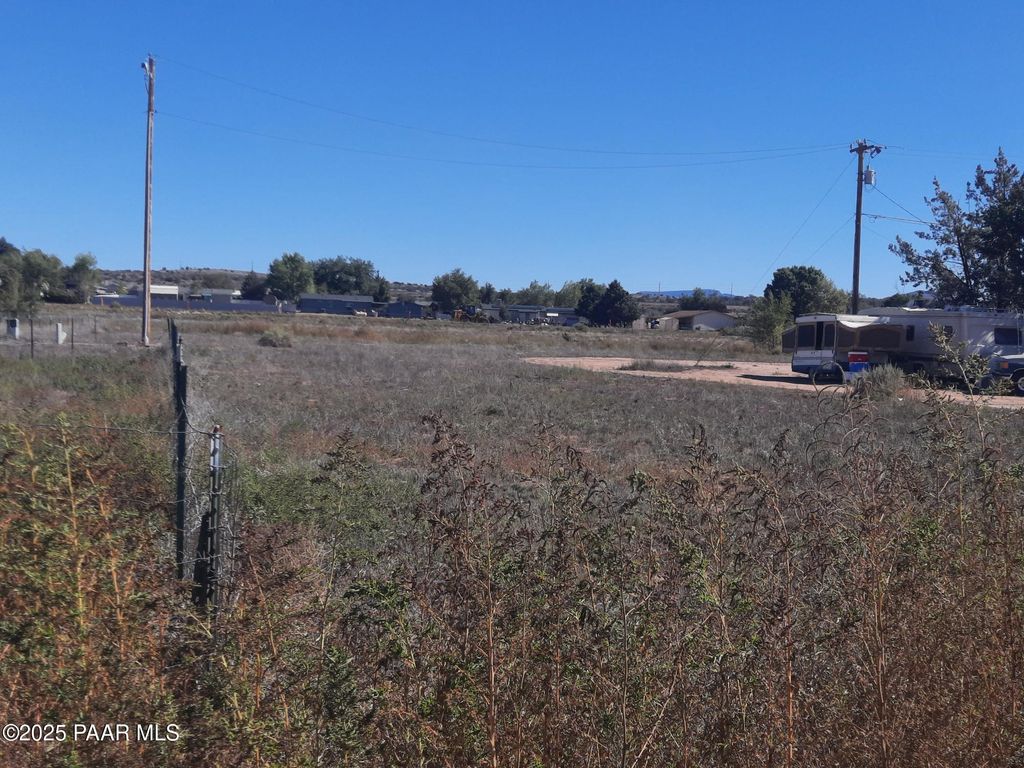 Photo of 24255 N Riviera Avenue, Paulden, AZ 86334 (MLS # 1077171)