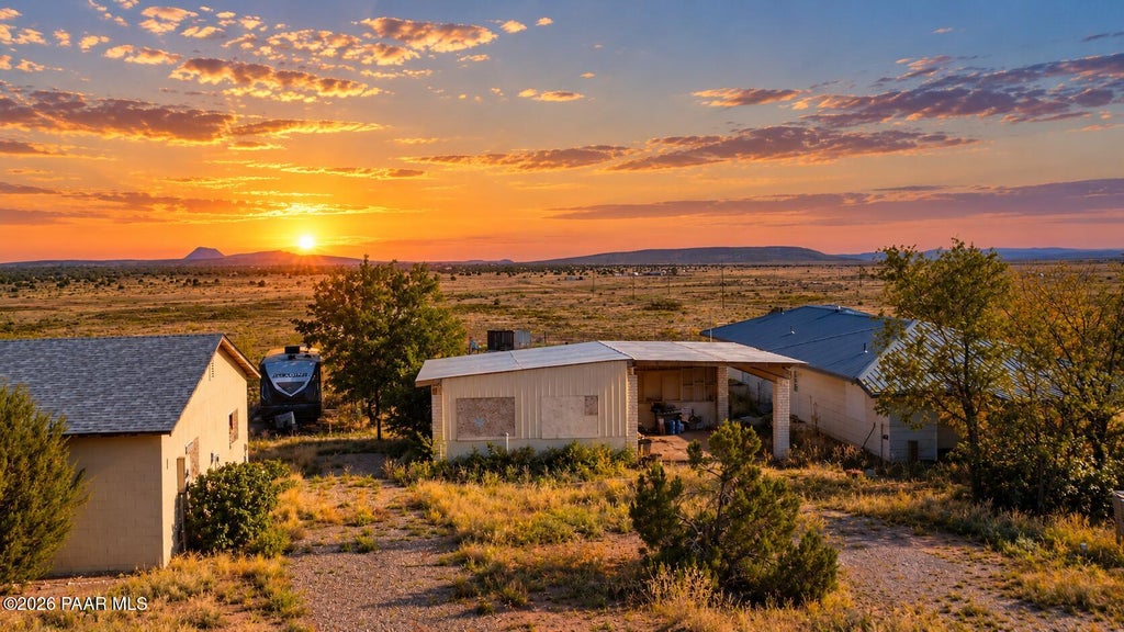 Photo of 54515 N Sundown Way #1377, Seligman, AZ 86337 (MLS # 1085904)