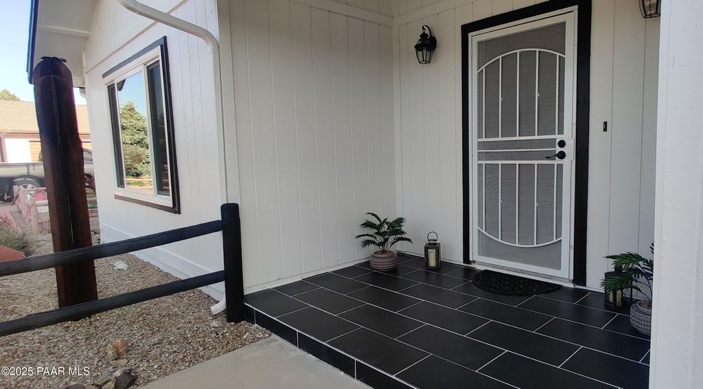 Photo of 11040 Singletree Trail, Dewey-Humboldt, AZ 86327 (MLS # 1078598)