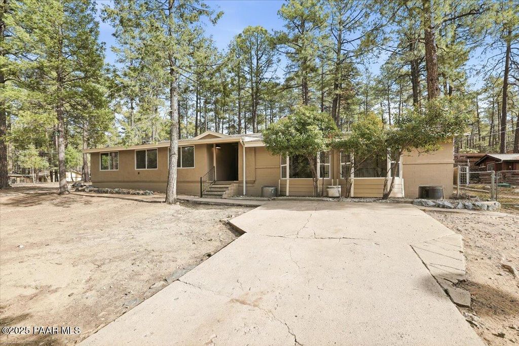Photo of 4491 S Spur Lane, Prescott, AZ 86303 (MLS # 1078430)