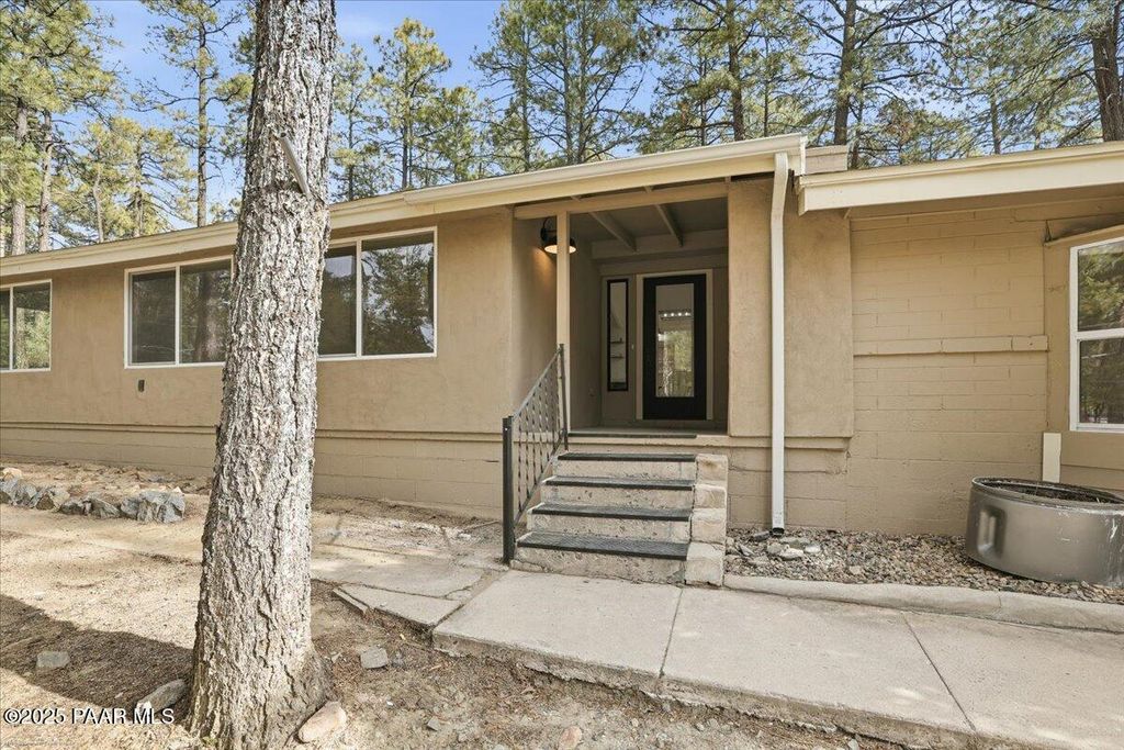 Photo of 4491 S Spur Lane, Prescott, AZ 86303 (MLS # 1078430)