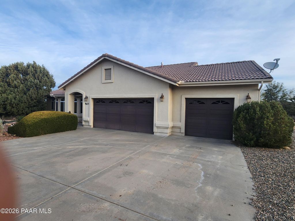 Photo of 9675 N Oak Meadow Lane, Prescott, AZ 86305 (MLS # 1079817)