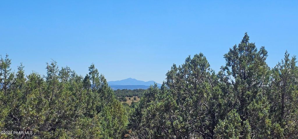 Photo of 884 Westwood Ranches, Williams, AZ 86046 (MLS # 1082307)
