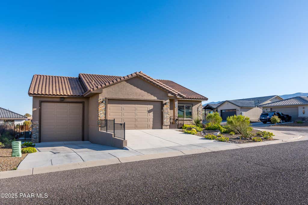 Photo of 661 Shadow Canyon Drive, Clarkdale, AZ 86324 (MLS # 1084133)