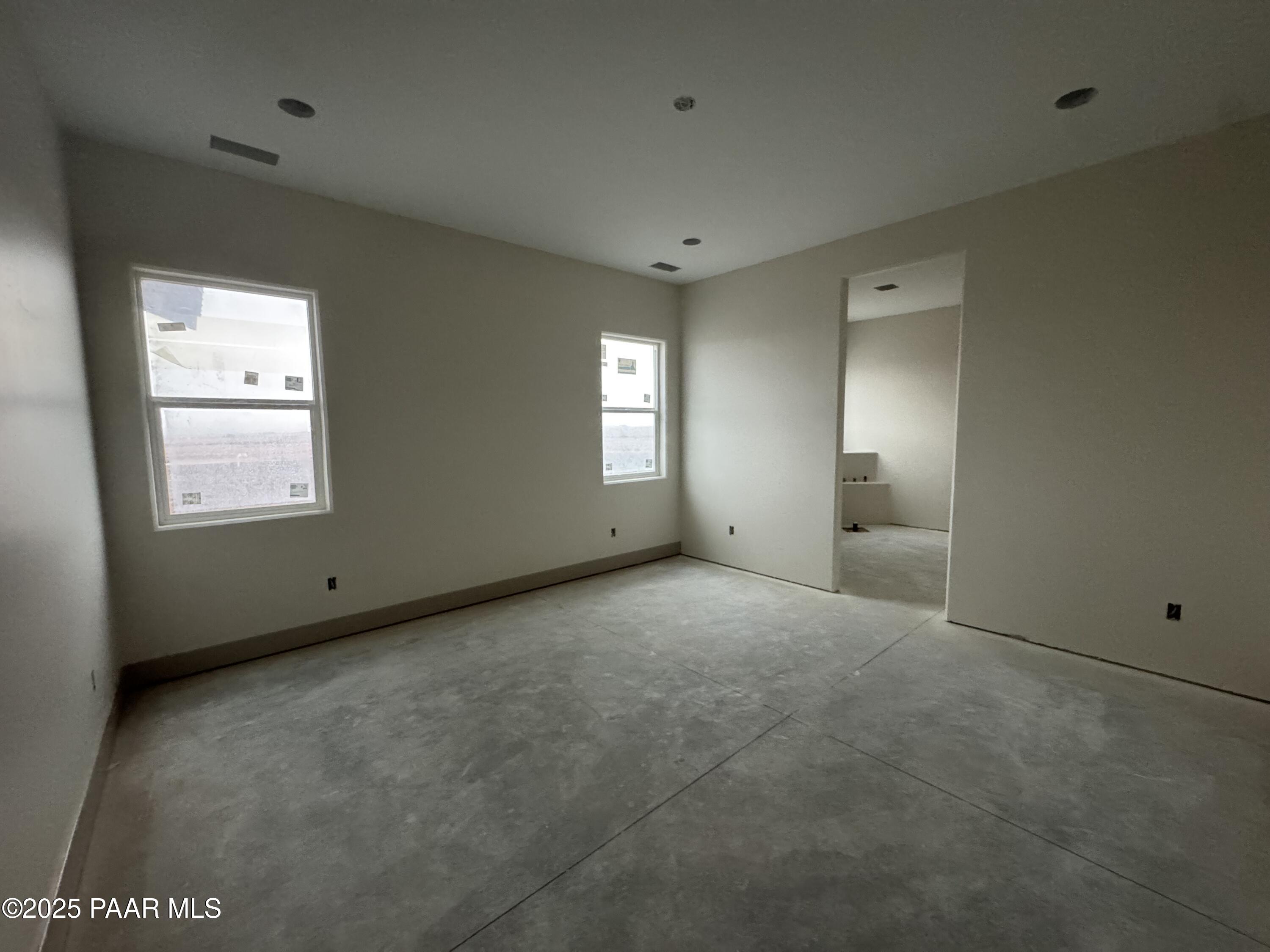 8355 N Barnes Street