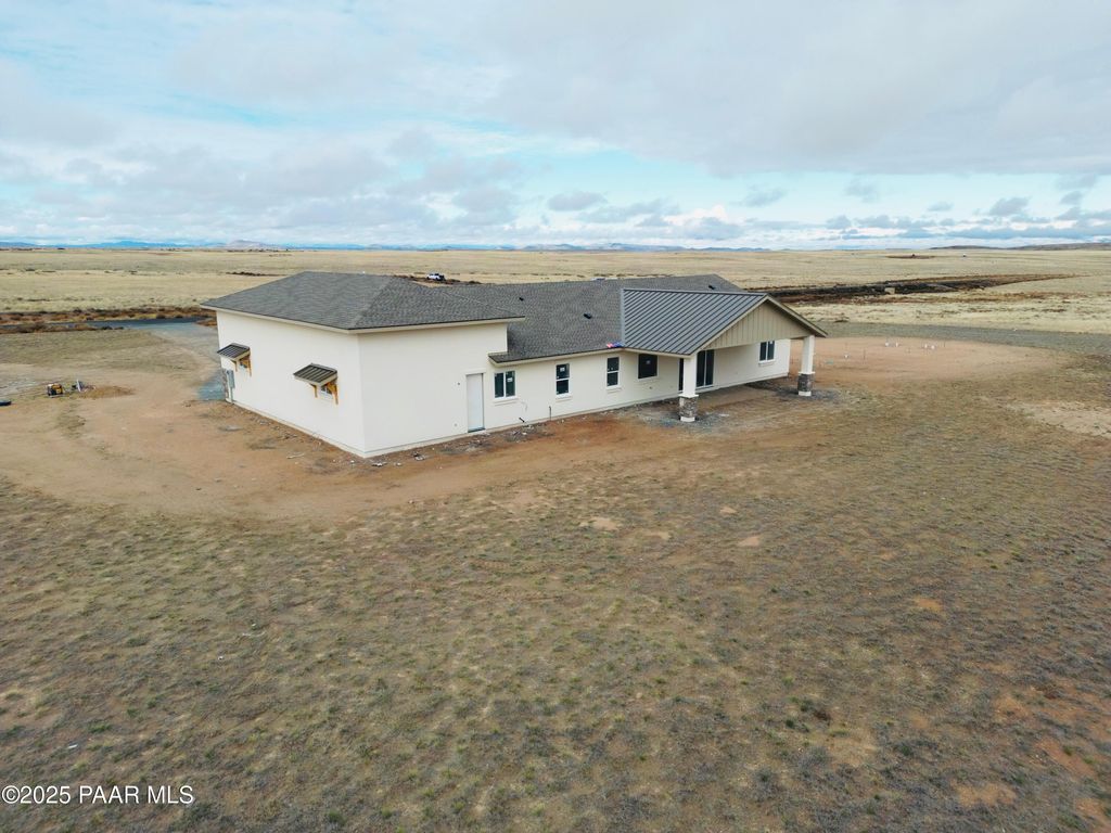Photo of 8355 N Barnes Street, Prescott Valley, AZ 86315 (MLS # 1078010)