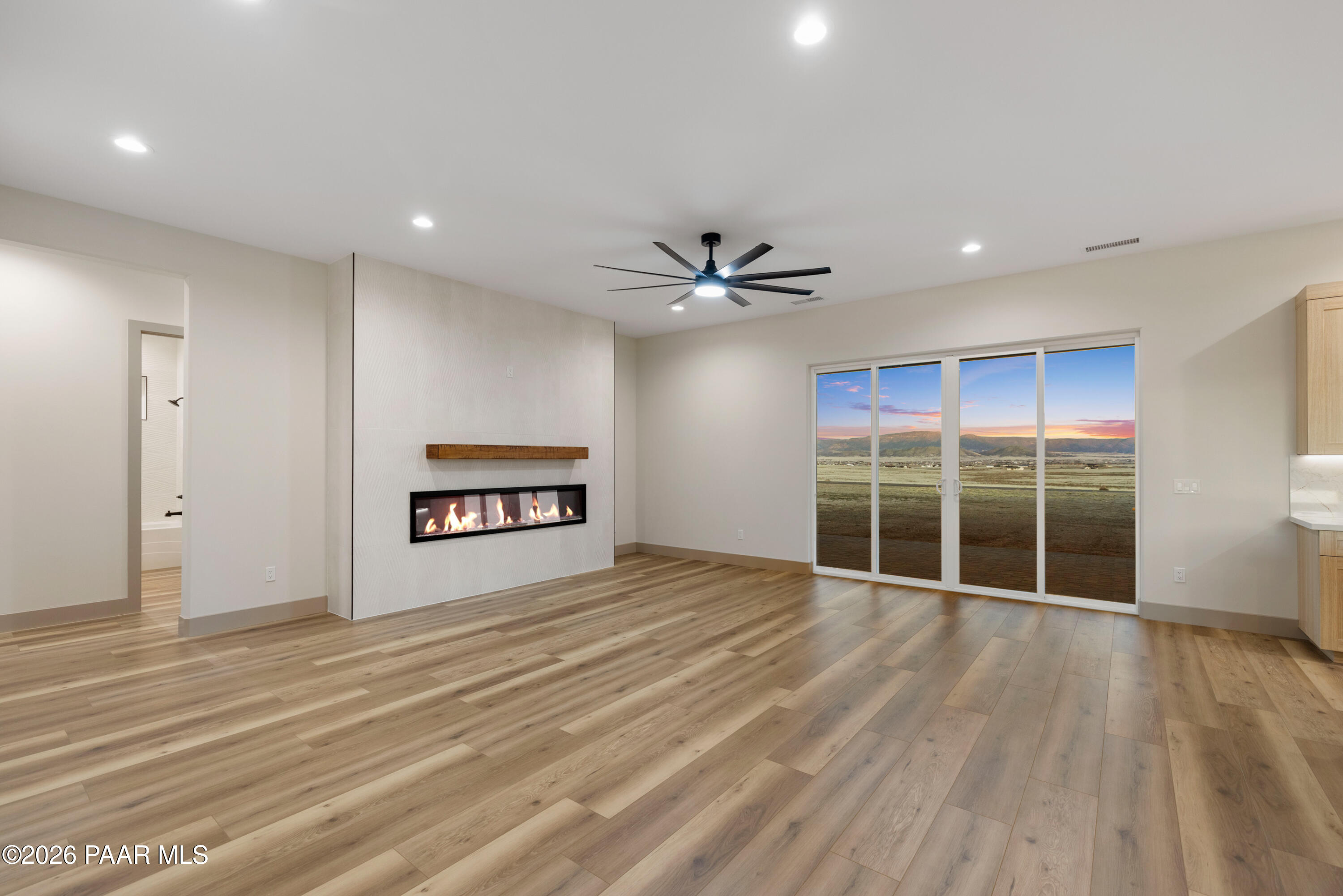 8355 N Barnes Street