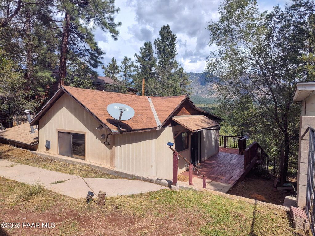 Photo of 1718 E Mountain View Avenue, Flagstaff, AZ 86004 (MLS # 1078376)