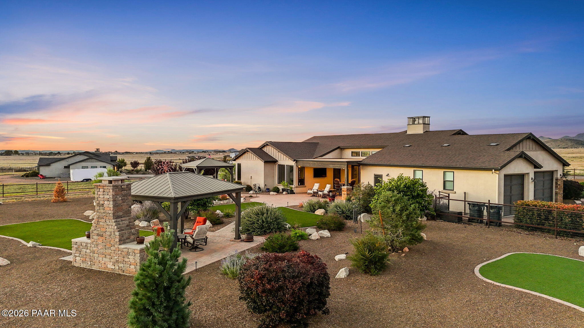 10401 Desert Winds Way