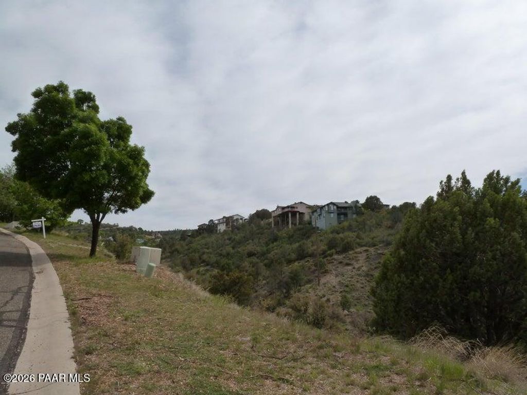 Photo of 330 Newport Drive, Prescott, AZ 86303 (MLS # 1082301)