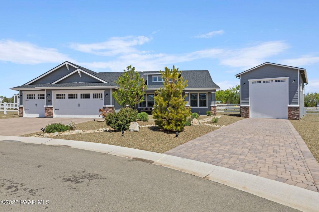Photo of 1450 Henry Drive, Chino Valley, AZ 86323 (MLS # 1079449)