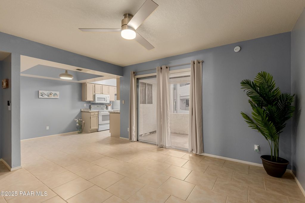 Photo of 10610 S 48th Street #1063, Phoenix, AZ 85044 (MLS # 1077294)