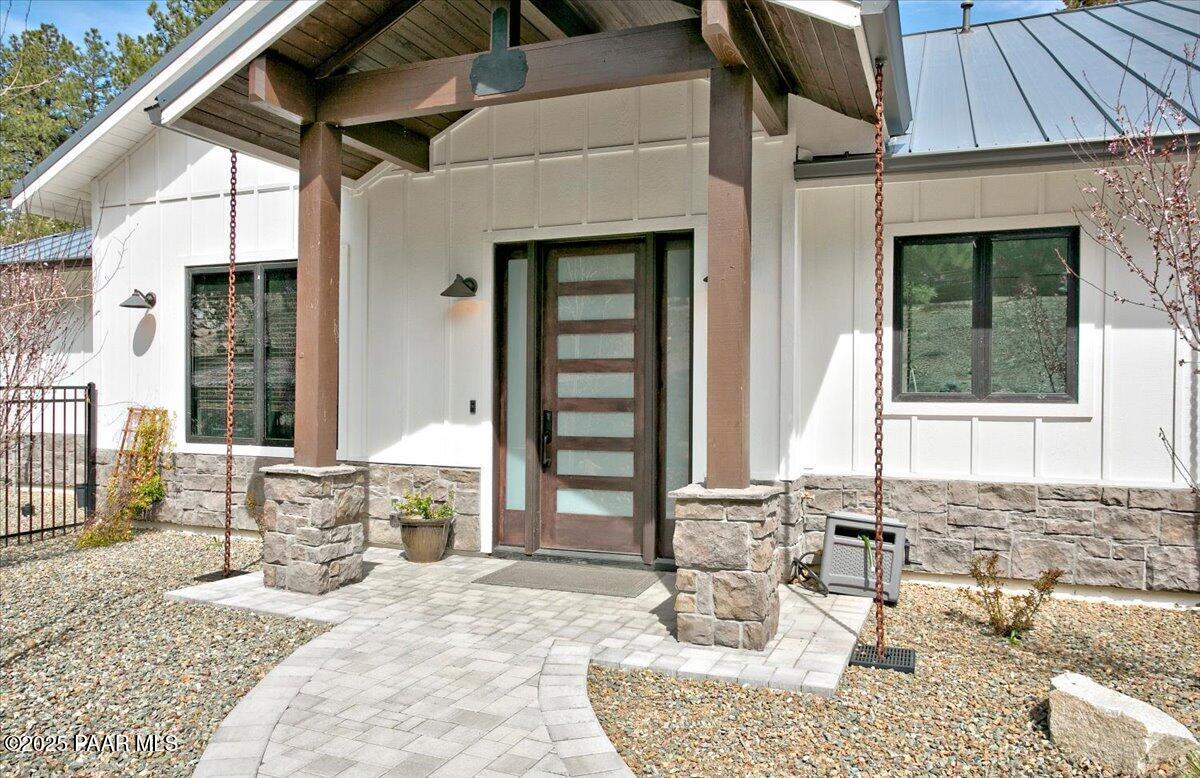 3186 W Pine Lakes Drive