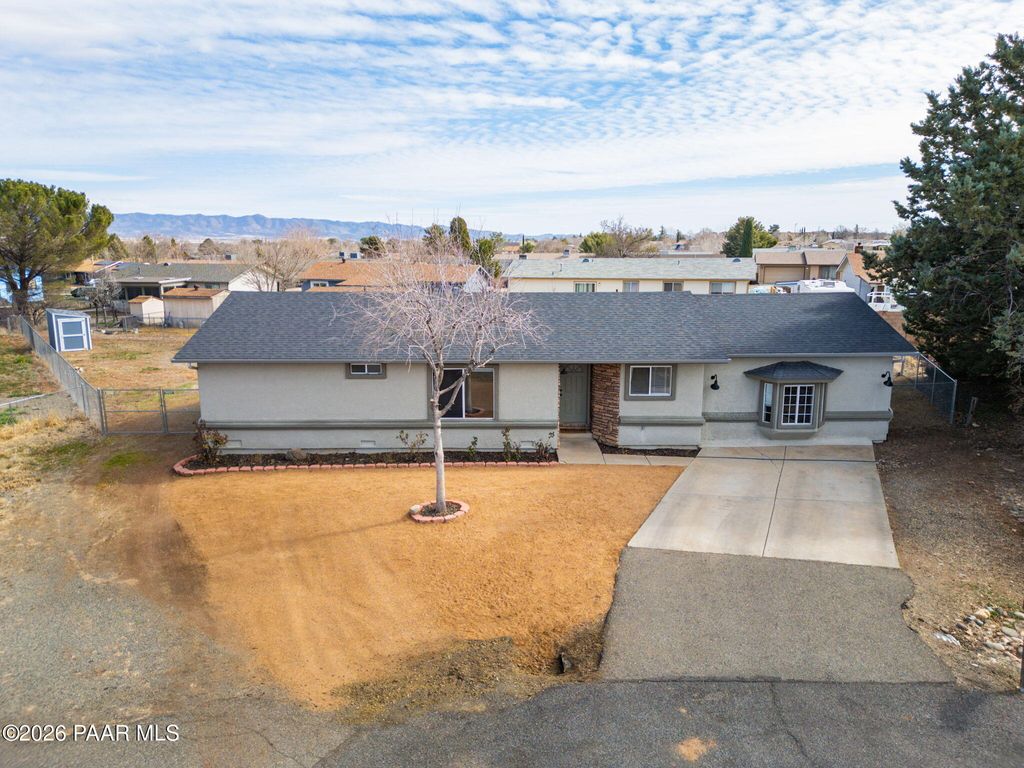 Photo of 6290 E Round Table Drive, Prescott Valley, AZ 86314 (MLS # 1079560)